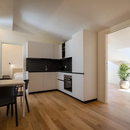 Palazzo Partenope 4 *